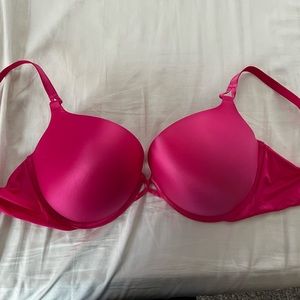 Victoria Secret Miraculous Plunge Bra